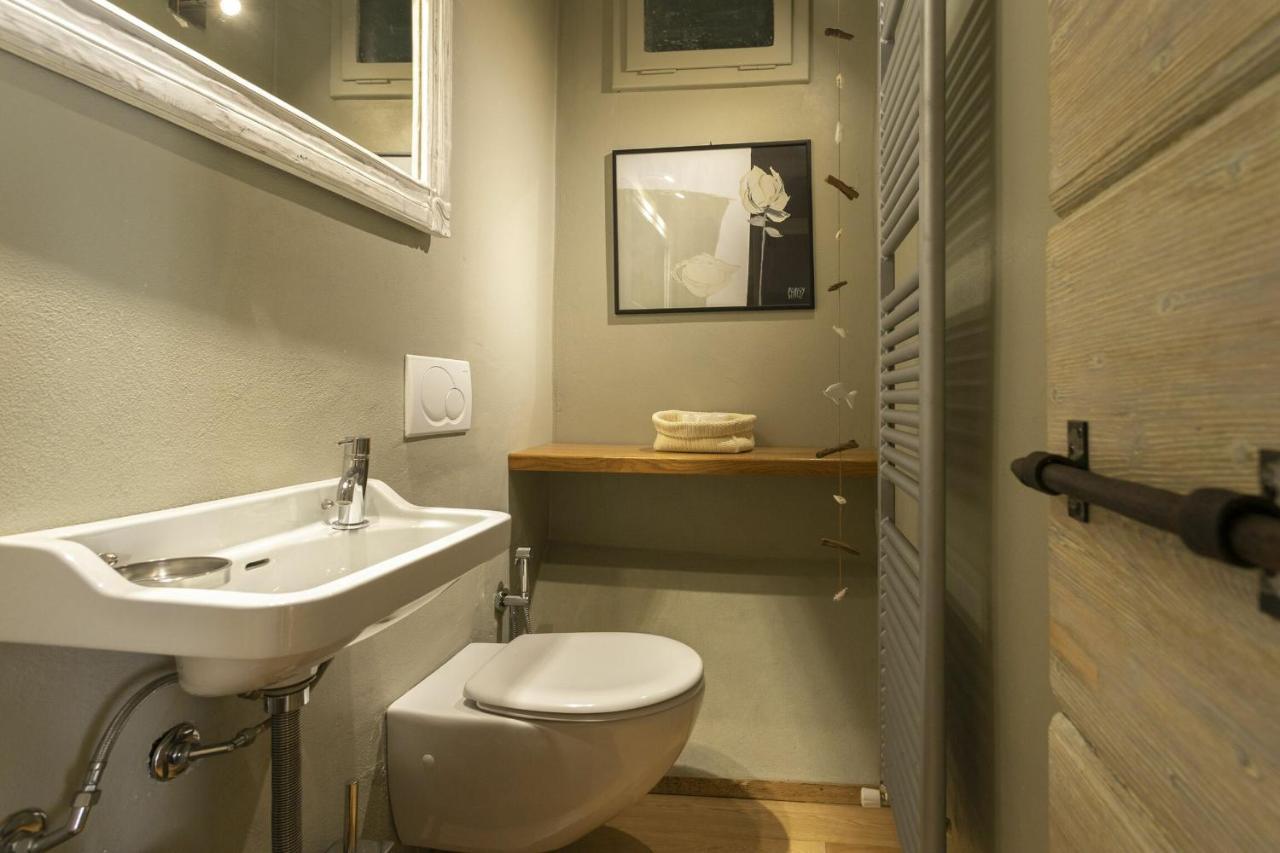 Ca Sbrisiga In Moltrasio By Halldis Exterior photo